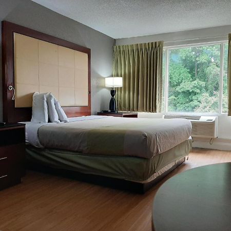 Econo Lodge Airport Near Billy Graham Parkway ชาร์ล็อต ภายนอก รูปภาพ