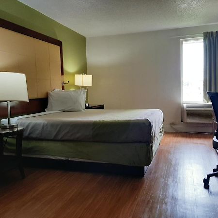 Econo Lodge Airport Near Billy Graham Parkway ชาร์ล็อต ภายนอก รูปภาพ