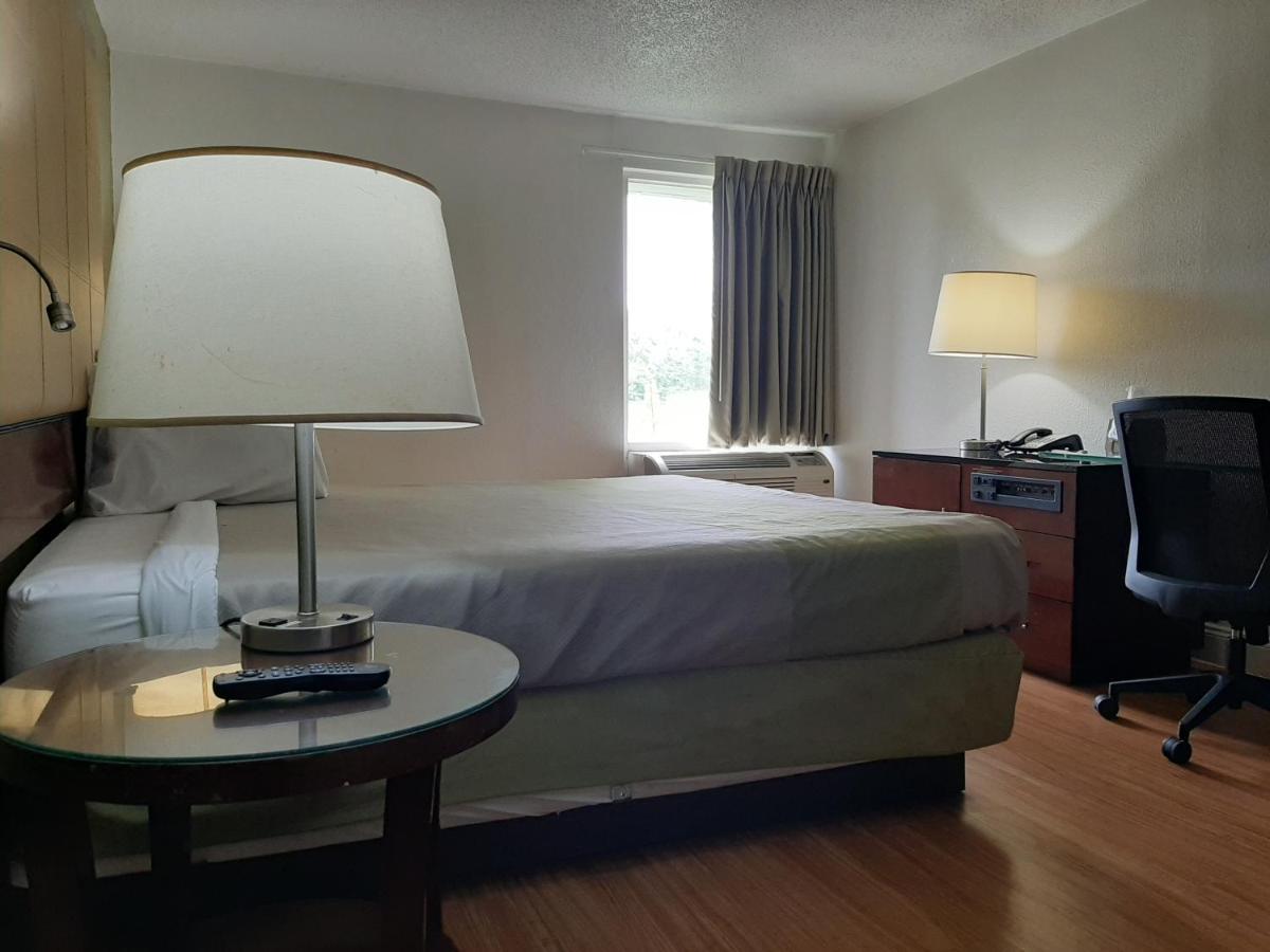 Econo Lodge Airport Near Billy Graham Parkway ชาร์ล็อต ภายนอก รูปภาพ