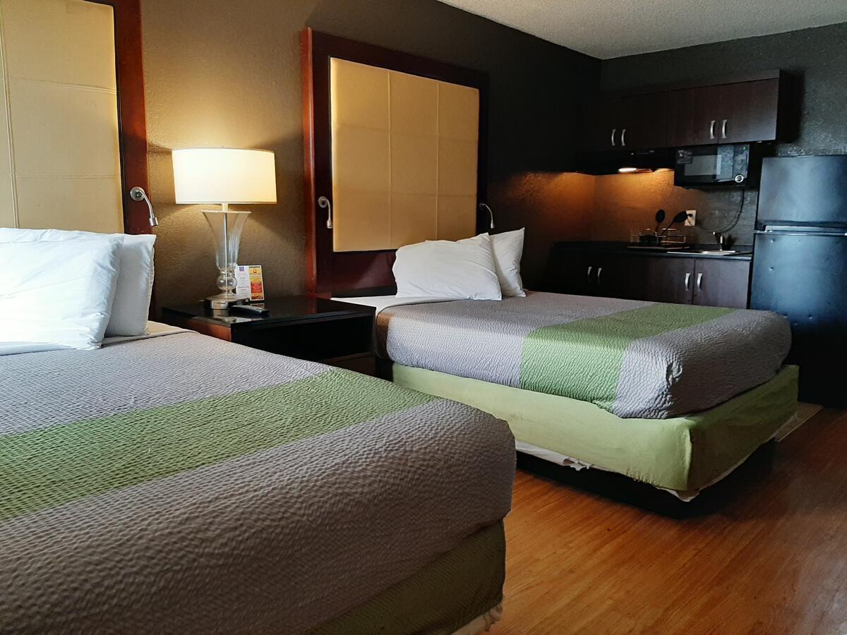 Econo Lodge Airport Near Billy Graham Parkway ชาร์ล็อต ภายนอก รูปภาพ