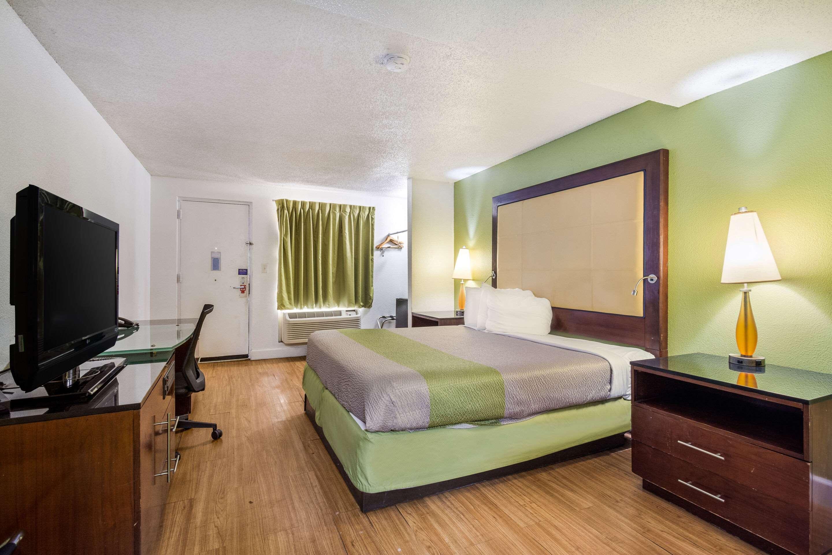 Econo Lodge Airport Near Billy Graham Parkway ชาร์ล็อต ภายนอก รูปภาพ