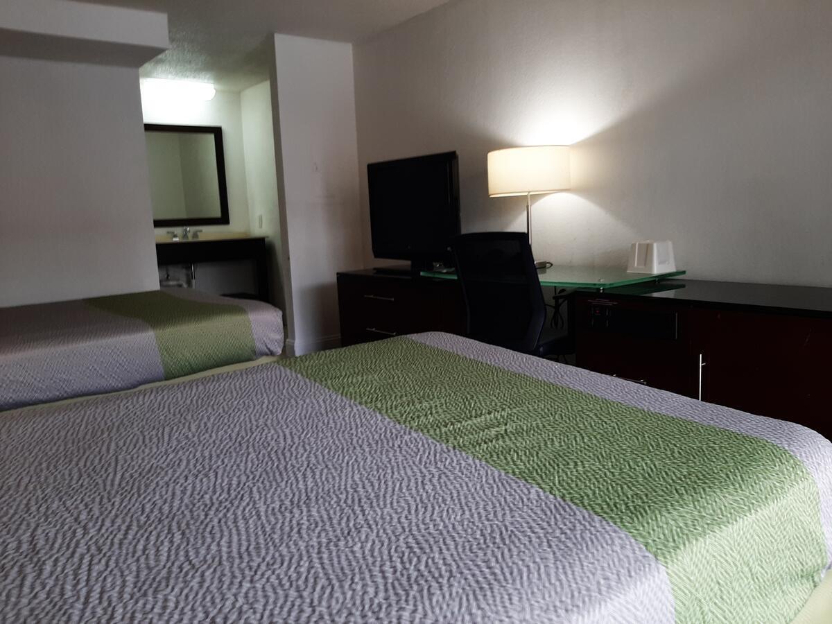 Econo Lodge Airport Near Billy Graham Parkway ชาร์ล็อต ภายนอก รูปภาพ