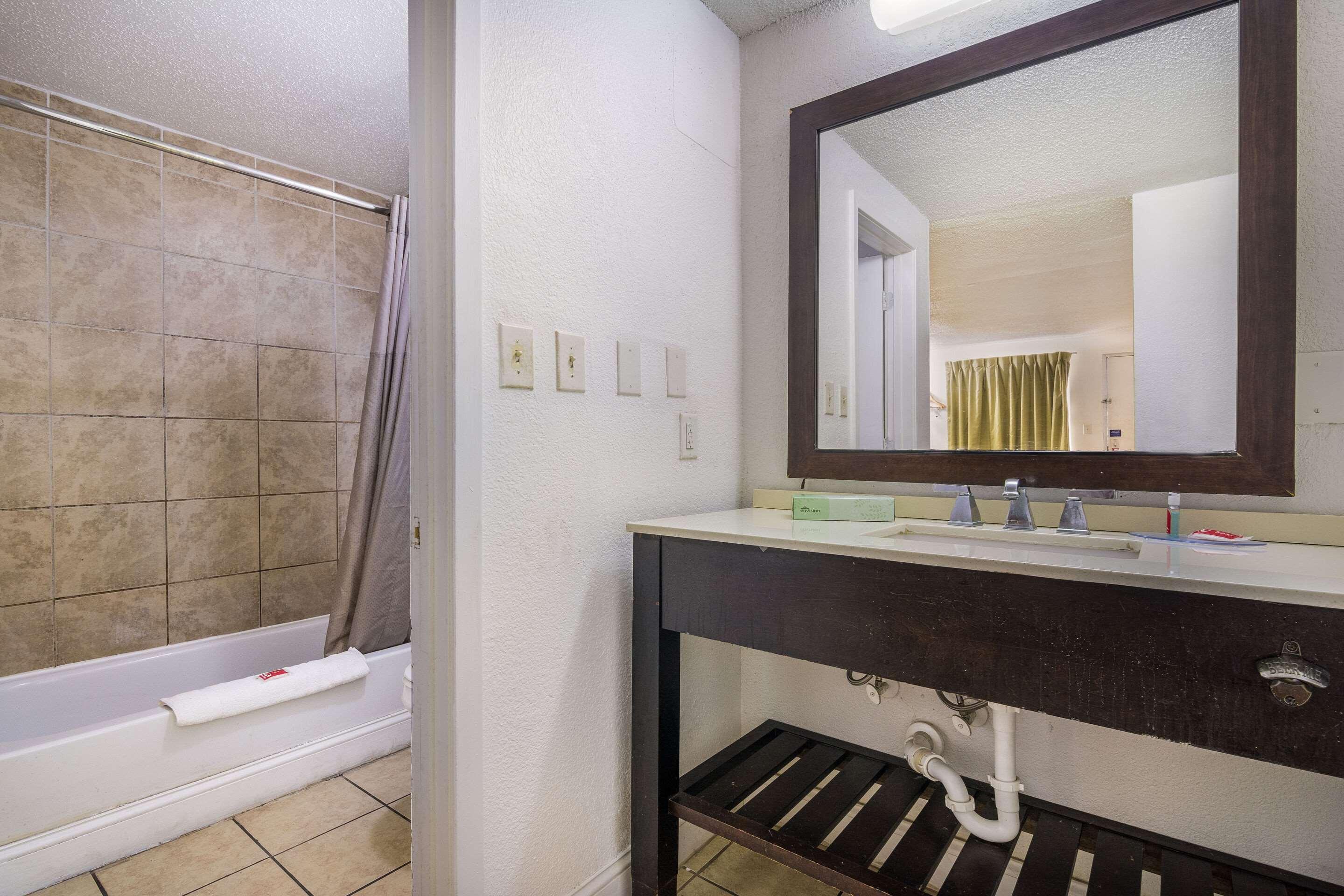 Econo Lodge Airport Near Billy Graham Parkway ชาร์ล็อต ภายนอก รูปภาพ