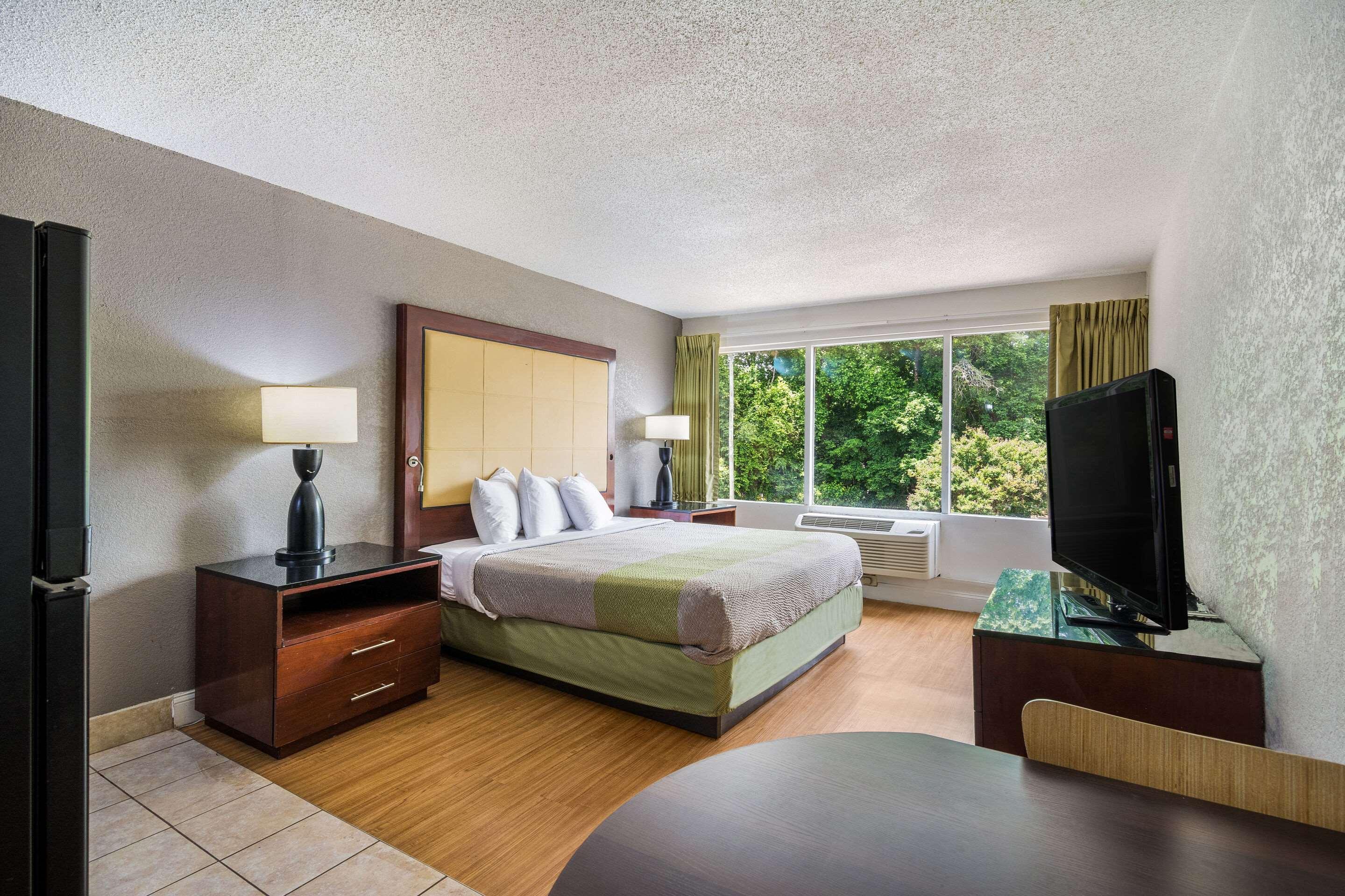 Econo Lodge Airport Near Billy Graham Parkway ชาร์ล็อต ภายนอก รูปภาพ