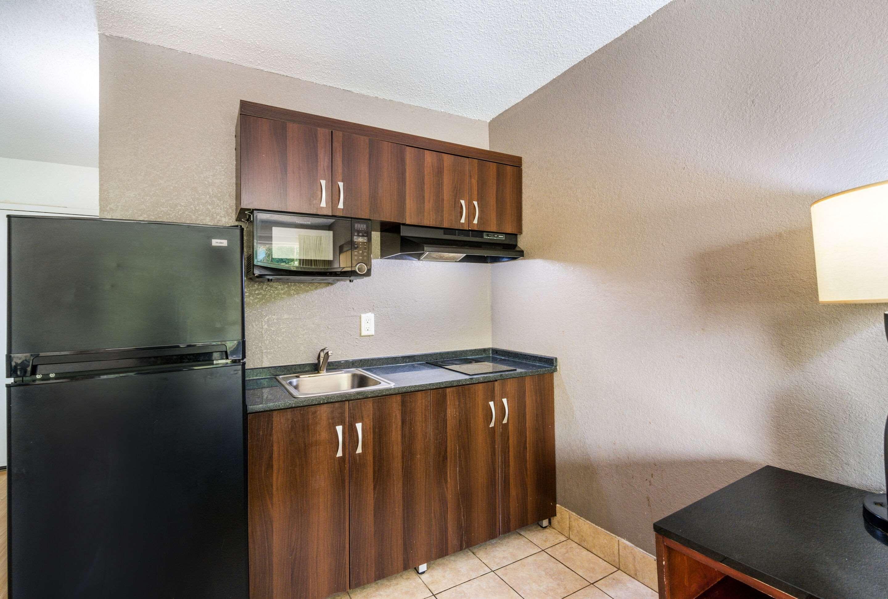 Econo Lodge Airport Near Billy Graham Parkway ชาร์ล็อต ภายนอก รูปภาพ