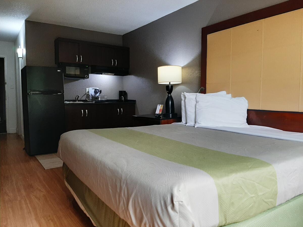 Econo Lodge Airport Near Billy Graham Parkway ชาร์ล็อต ภายนอก รูปภาพ