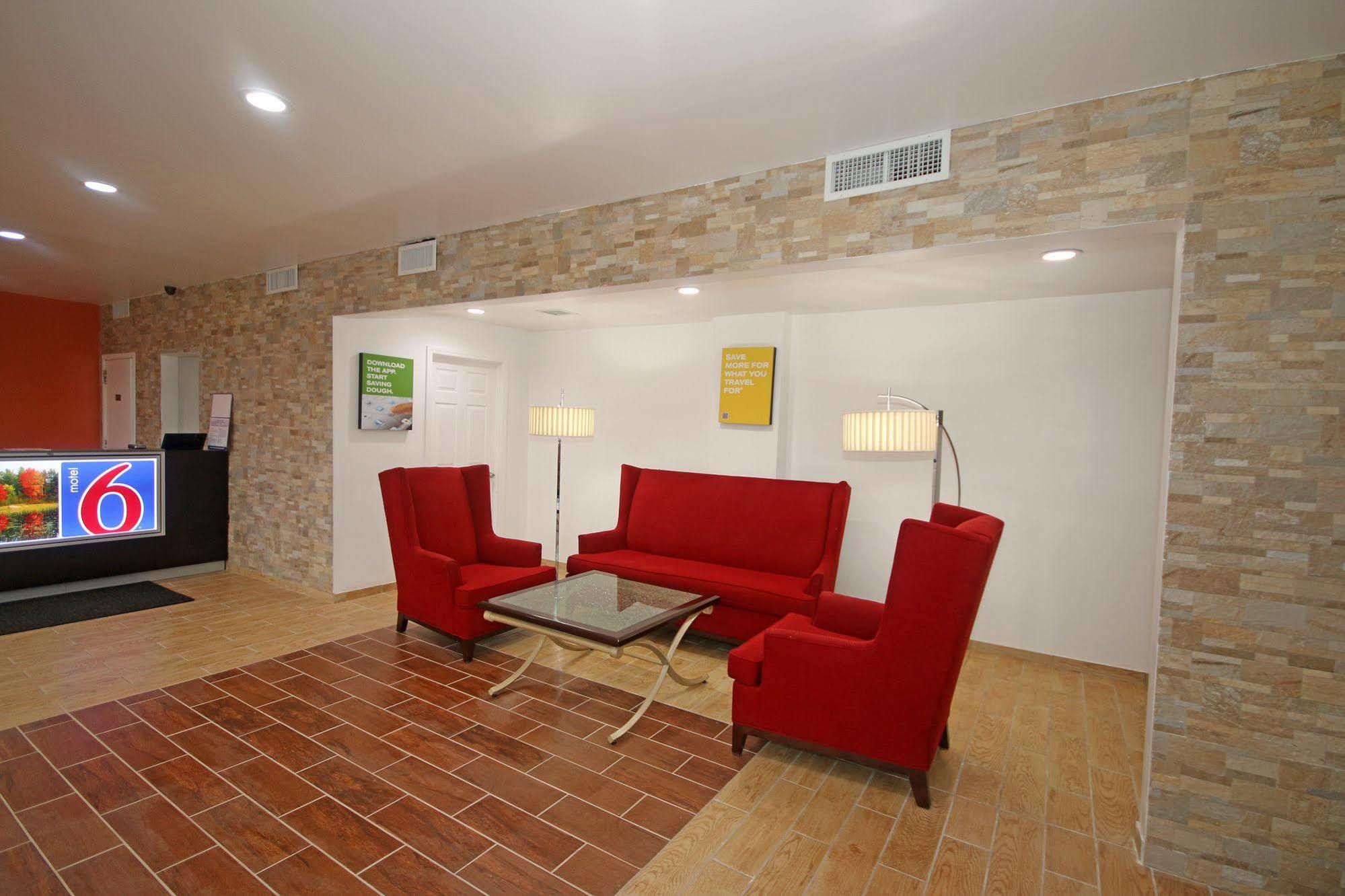 Econo Lodge Airport Near Billy Graham Parkway ชาร์ล็อต ภายนอก รูปภาพ
