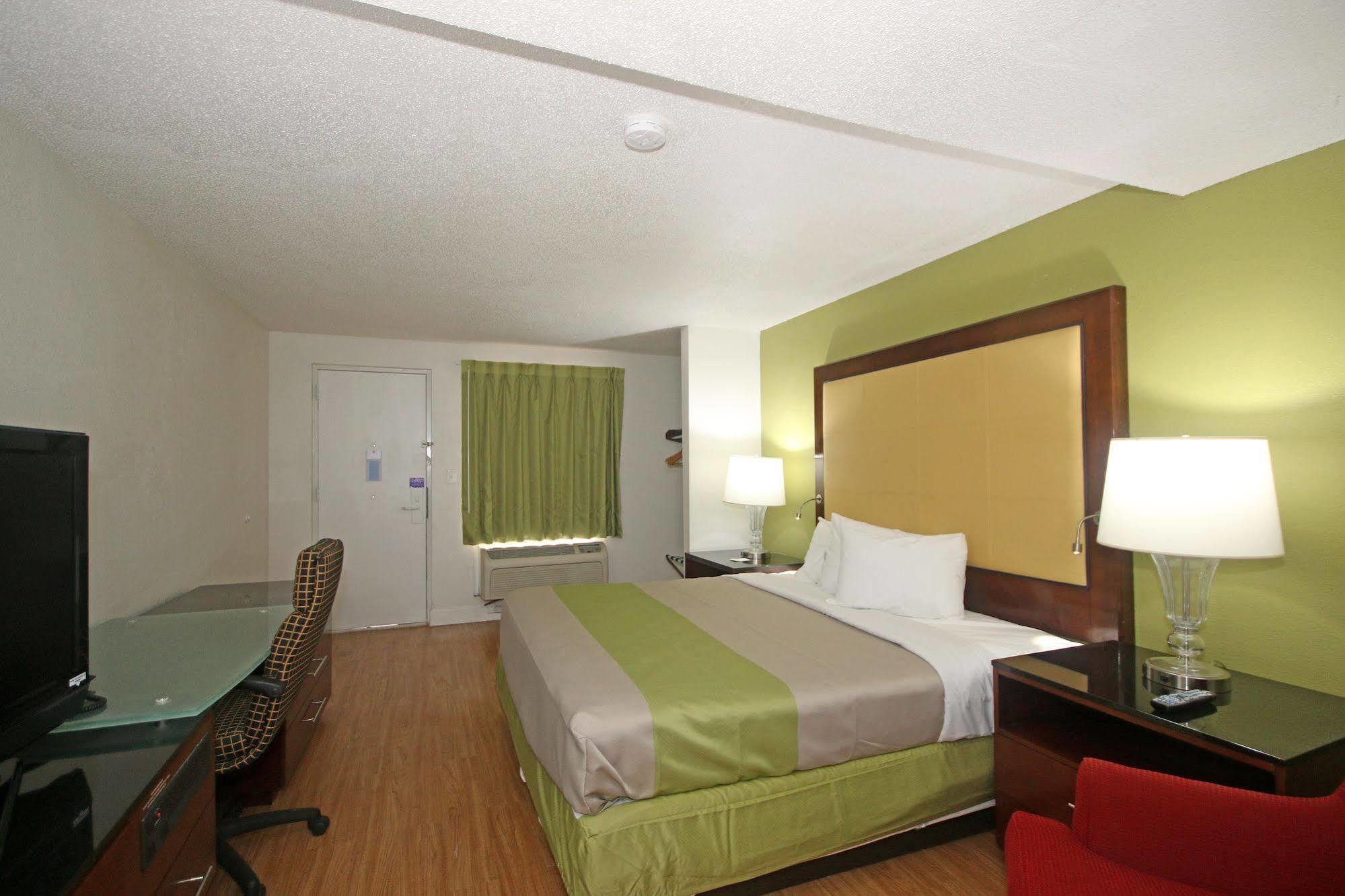 Econo Lodge Airport Near Billy Graham Parkway ชาร์ล็อต ภายนอก รูปภาพ