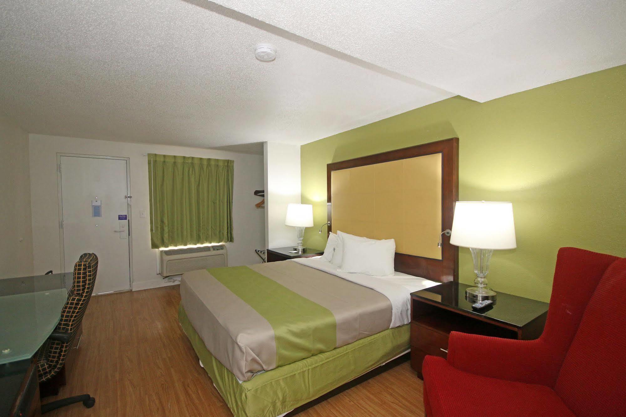 Econo Lodge Airport Near Billy Graham Parkway ชาร์ล็อต ภายนอก รูปภาพ