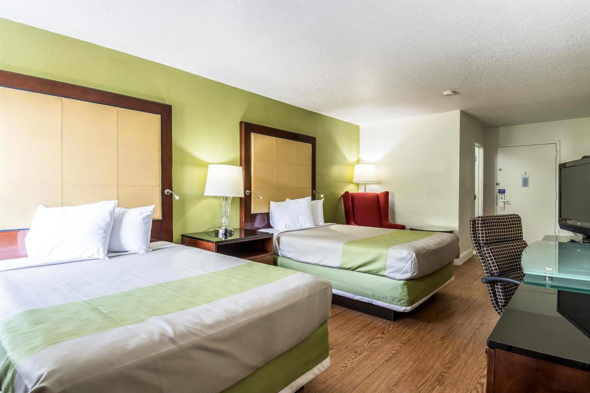 Econo Lodge Airport Near Billy Graham Parkway ชาร์ล็อต ภายนอก รูปภาพ